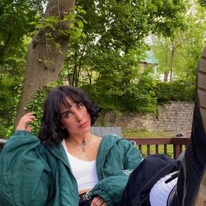 Meet your Posher, Camila